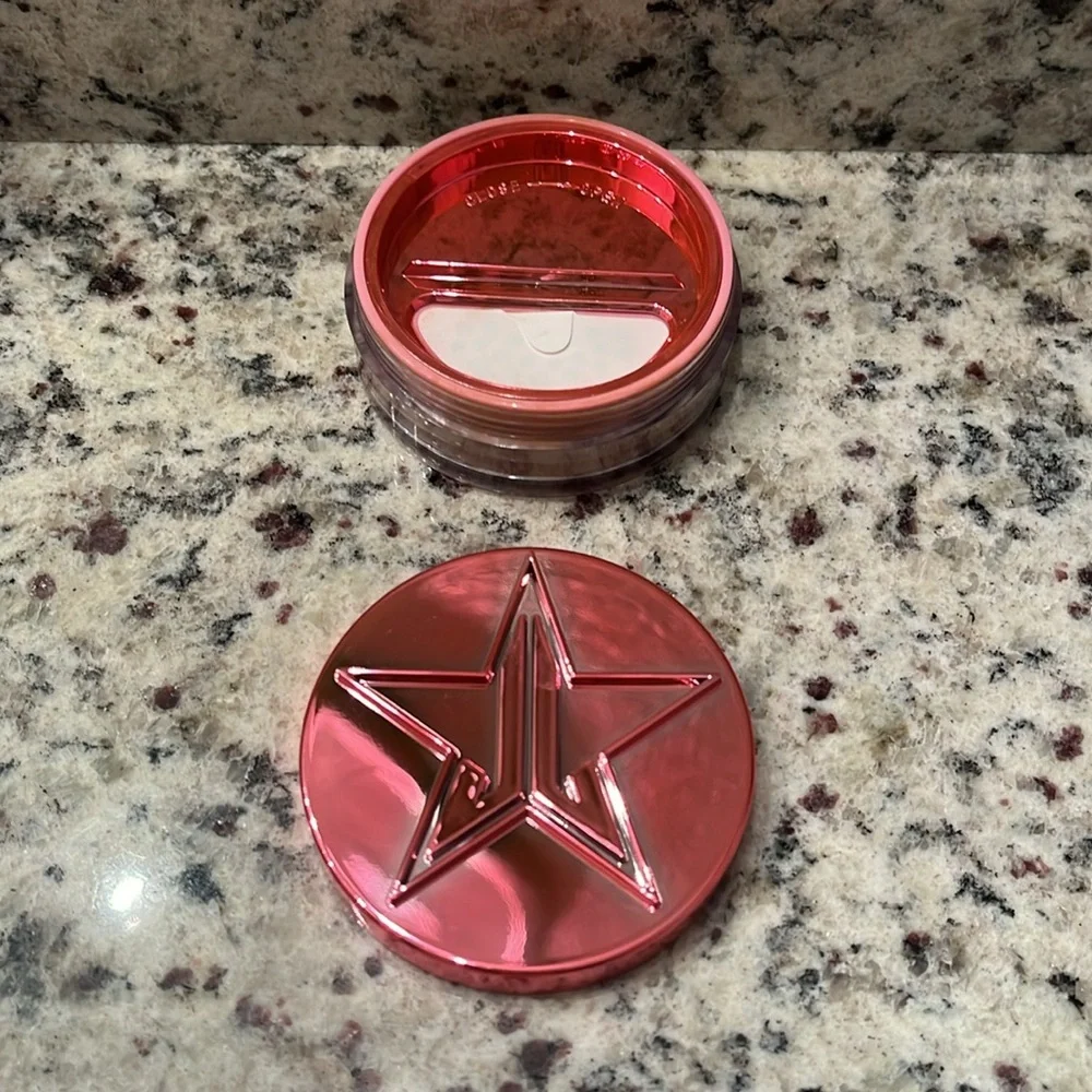 Jeffree Star Suede Setting Powder